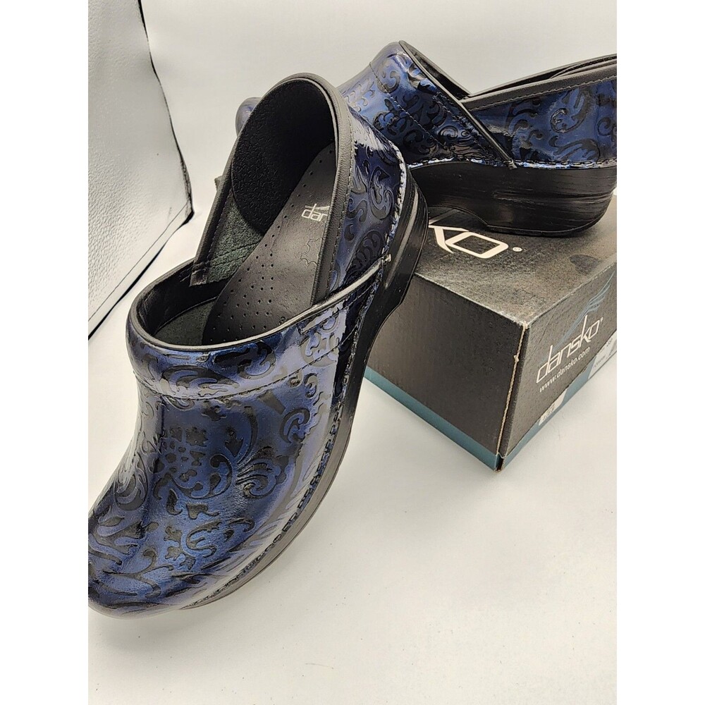 Dansko Pro Blue Arabesque paisley?  Patent Leather Clog Shoe, size 39 8.5/9